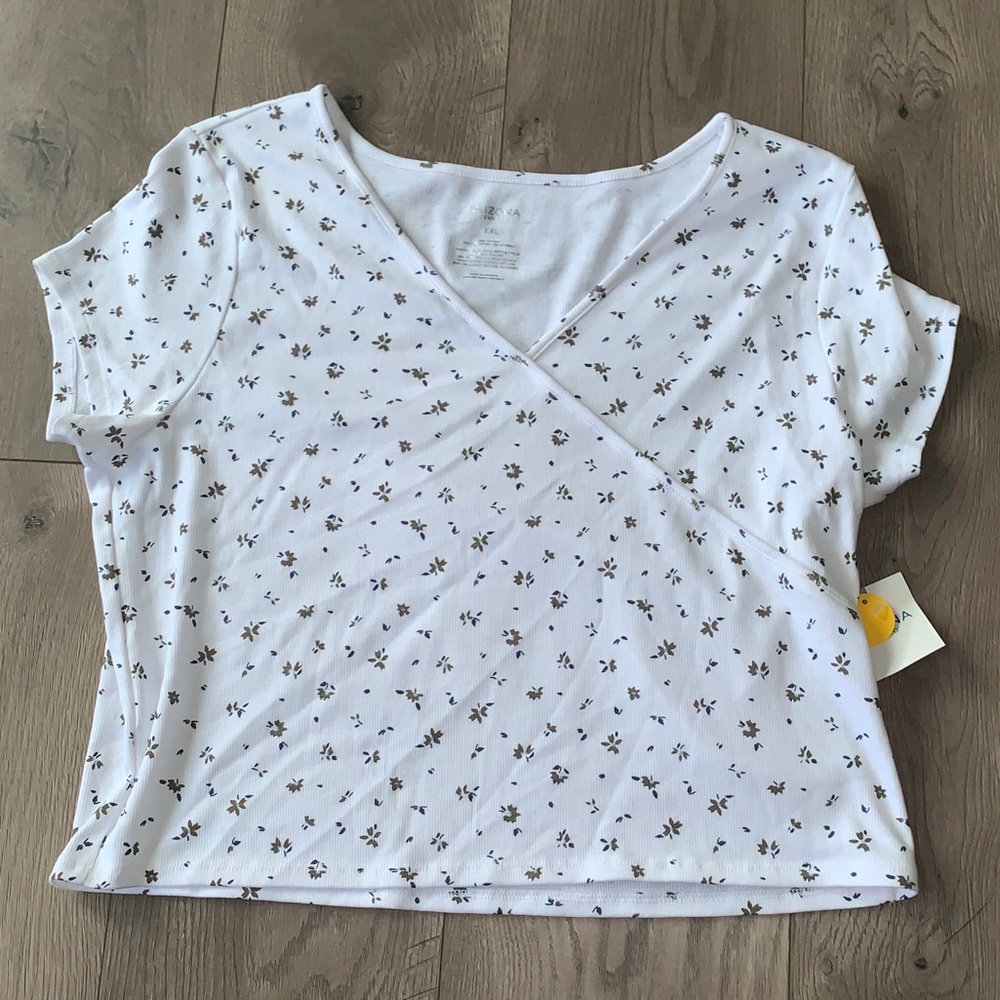 Arizona jean co white floral crop top size xxl
